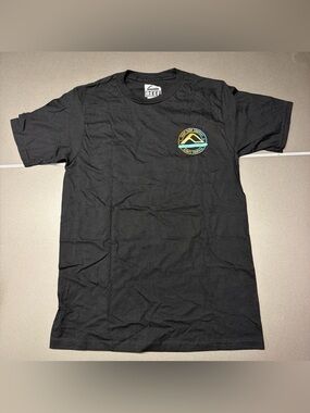 Reef Dome Logo Short Sleeve Crew Neck Shirt Mens Small  Fishing Surf Beach